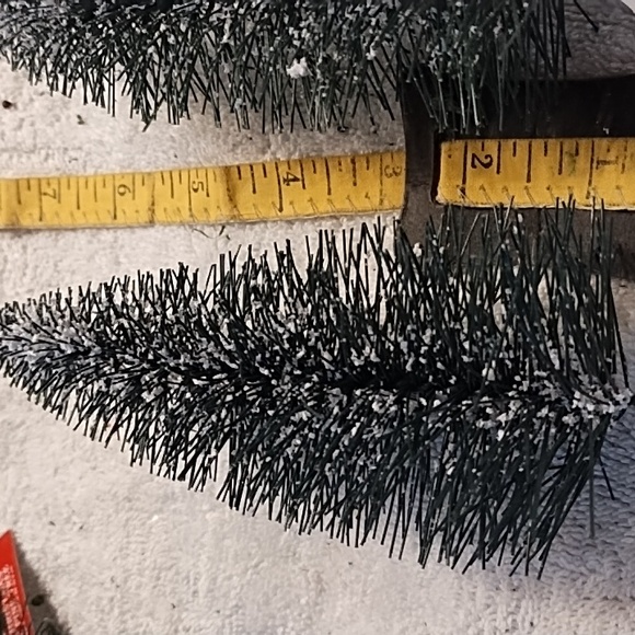 4 evergreen trees for Christmas village or craft projects. - Picture 3 of 6